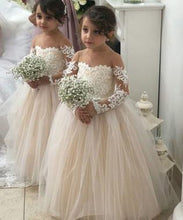 Load image into Gallery viewer, Princess A-Line Round Neck Tulle Long Sleeves Bowknot Flower Girl Dress with Appliques RS797