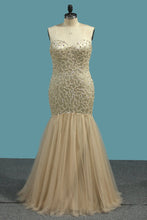 Load image into Gallery viewer, 2024 Sweetheart Mermaid Prom Dress Modest Beaded And Fitted Bodice With Tulle Skirt