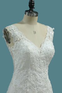 2024 Mermaid Wedding DressesV Neck Tulle With Applique Mermaid Court Train