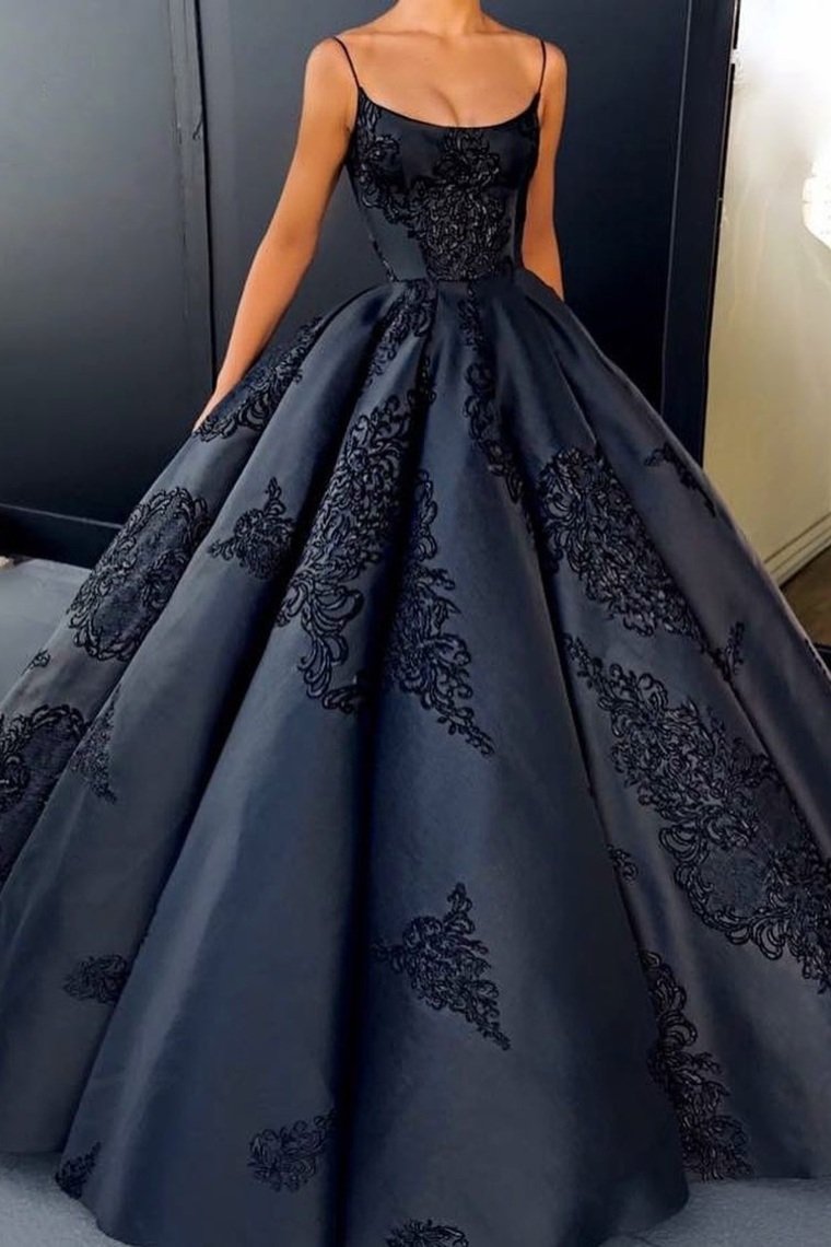 2023 Spaghetti Straps Prom Dresses Satin A Line With Applique Floor Length
