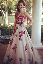 Load image into Gallery viewer, High Quality Sweetheart Sweep Train Champagne Prom Dresses RS592