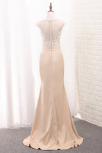 Load image into Gallery viewer, 2024 Scoop Prom Dresses Mermaid With Applique And Beads Sweep Train
