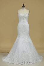 Load image into Gallery viewer, 2024 Sweetheart Wedding Dresses Mermaid Tulle With Applique And Beads Court Train