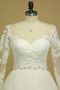 2024 Plus Size Bateau Wedding Dresses 3/4 Length Sleeve With Applique Tulle