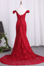 Load image into Gallery viewer, 2023 Off The Shoulder Lace Mermaid Prom Dresses With Beads And Sash
