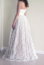 Load image into Gallery viewer, 2024 Lace Wedding Dresses Sweetheart With Sash Floor Length Covered Button