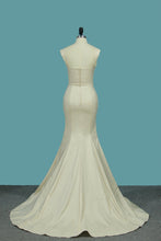 Load image into Gallery viewer, 2024 Mermaid Evening Dresses Off The Shoulder With Ruffles Sweep Train