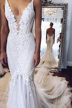 Load image into Gallery viewer, Appliques V-Neck Elegant Mermaid Open-Back Wedding Dresses RS281
