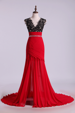 Load image into Gallery viewer, 2024 V-Neck Mermaid Prom Dresses With Ruffles &amp; Black Applique Chiffon Bicolor