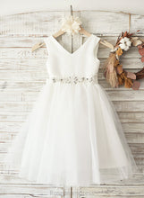 Load image into Gallery viewer, Satin/Tulle V-neck Flower Girl Flower Girl Dresses Dress - With Sleeveless Bow(s) Karlee Knee-length A-Line