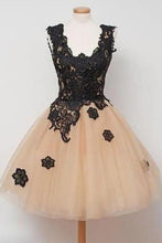 Load image into Gallery viewer, Off-the-Shoulder Black Lace Sexy Sweet 16 dresses Lace Prom Dresses RS965