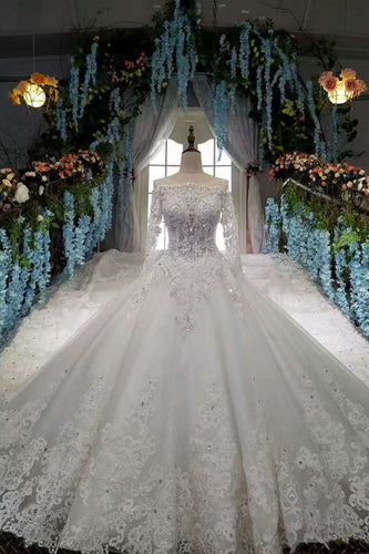 2023 Scoop Neckline Marvelous Wedding Dresses Lace Up With Rhinestones Royal Train