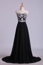 Load image into Gallery viewer, 2024 Fascinating Sweetheart A Line Floor Length Prom Dresses With Applique Chiffon