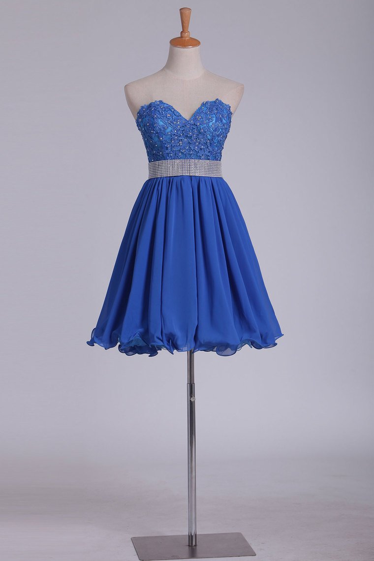 2024 Chiffon Short/Mini Sweetheart With Applique A Line Homecoming Dresses