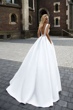 Load image into Gallery viewer, A-Line Sleeveless Long Ivory Pleated Prom Dress Backless Bateau Satin Wedding Dresses RS337