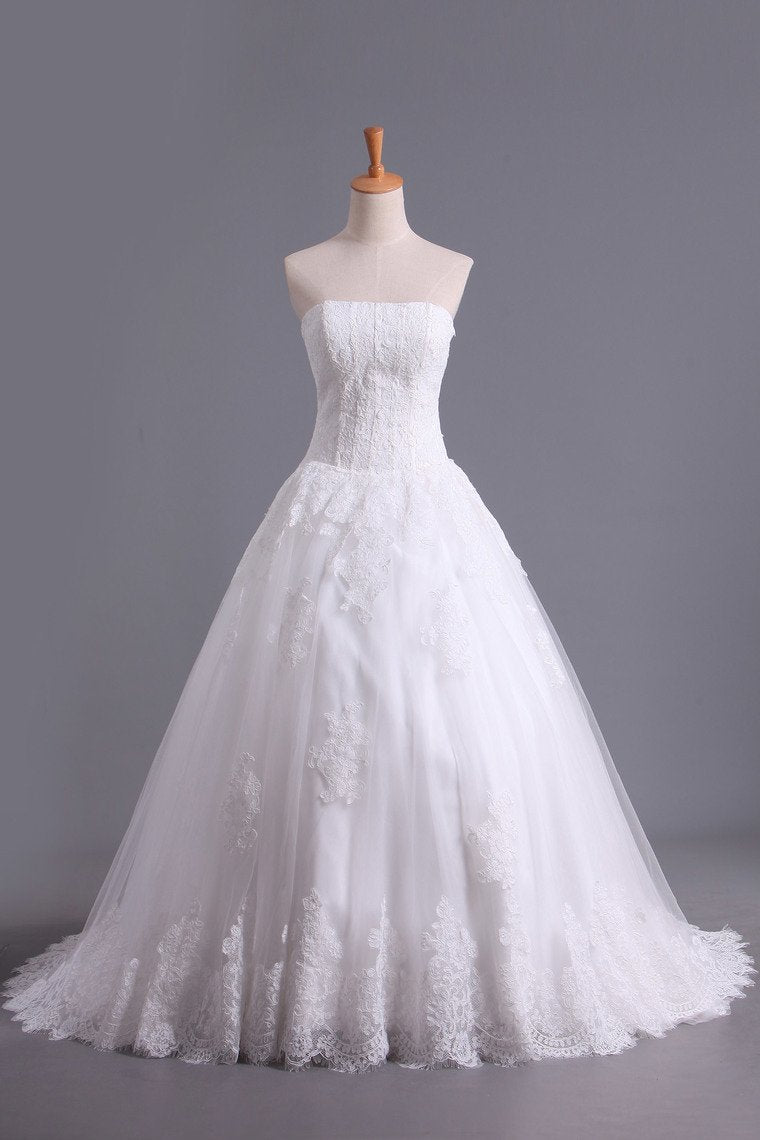 2024 Hot Wedding Dresses A Line Strapless Tulle With Applique Court Train