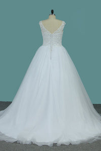2023 Scoop Tulle Ball Gown Wedding Dresses With Applique Court Train