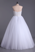 Load image into Gallery viewer, 2024 Sweetheart Ball Gown Wedding Dresses Tulle Floor Length With Beading