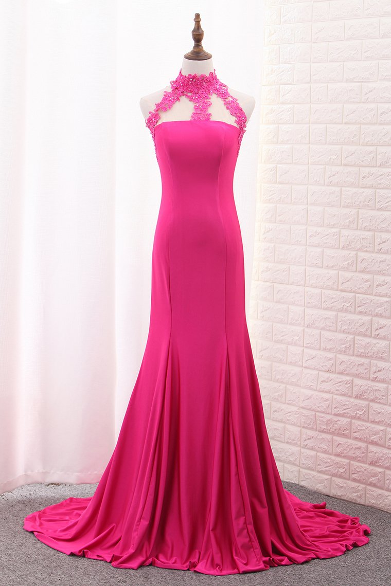 2024 Satin Mermaid High Neck Prom Dresses With Applique Sweep Train