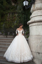 Load image into Gallery viewer, 2024 Bateau Wedding Dresses 3/4 Length Sleeve With Applique Tulle