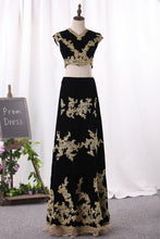 Load image into Gallery viewer, 2024 Two Pieces Prom Dresses V Neck A Line Velvet With Applique