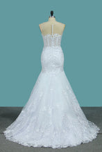 Load image into Gallery viewer, 2024 Tulle Scoop Wedding Dresses Mermaid With Applique Chapel Train
