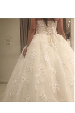 Load image into Gallery viewer, 2024 Spaghetti Straps Wedding Dresses A Line Tulle With Applique