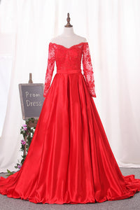 2023 Scoop Prom Dresses Long Sleeves Satin A Line With Applique Court Train