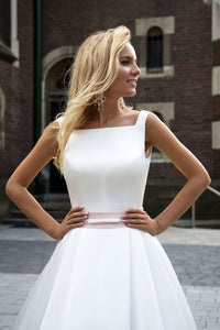 A-Line Sleeveless Long Ivory Pleated Prom Dress Backless Bateau Satin Wedding Dresses RS337