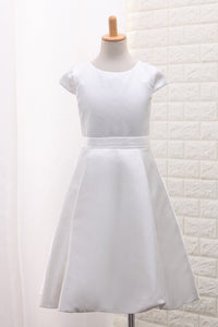 2023 New Arrival Satin A Line Scoop Flower Girl Dresses With Handmade Flowers