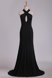 2023 Sexy Open Back Prom Dresses Halter  Sheath Spandex With Slit