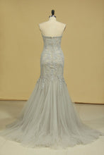 Load image into Gallery viewer, 2024 Tulle Prom Dresses Strapless With Applique And Beads Mermaid