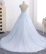 Load image into Gallery viewer, Sexy Ball Gown Tulle Sky Blue V-neck Appliques Brush Train Long Sleeveless Prom Dresses RS505