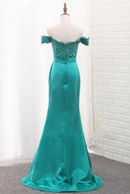 Load image into Gallery viewer, 2024 Mermaid Off The Shoulder Satin Bridesmaid Dresses Sweep Train