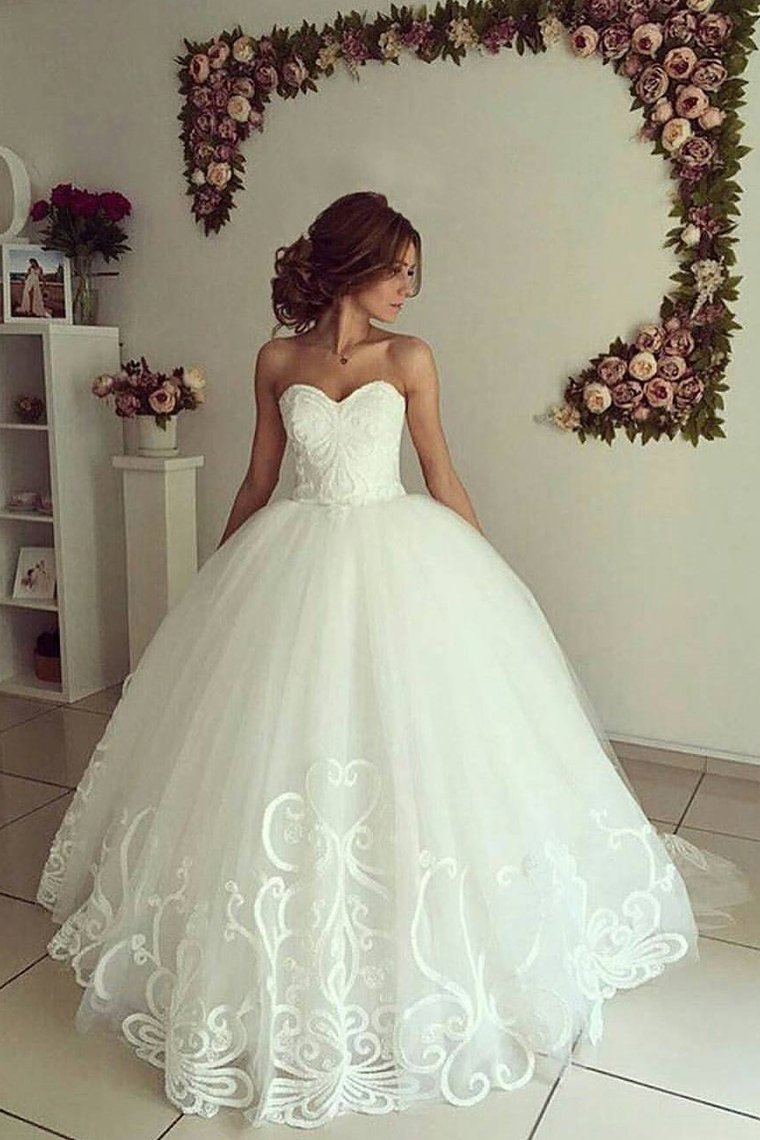 2024 Sweetheart A Line Tulle Wedding Dresses With Applique Sweep Train