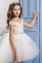 Load image into Gallery viewer, 2024 Asymmetrical Scoop With Applique Flower Girl Dresses A Line Tulle