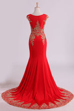 Load image into Gallery viewer, 2024 Red Prom Dresses Scoop Mermaid With Applique Spandex Sweep Train