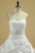 Load image into Gallery viewer, 2023 New Arrival Sweetheart Wedding Dresses With Ruffles And Beads Chapel Train Taffeta
