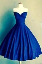 Load image into Gallery viewer, Royal Blue Sweetheart Vestidos Knee Length Backless Pleats Fashion Graduation Dress RS439