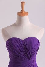 Load image into Gallery viewer, 2023 Hot Purple Sweetheart Ruffled Bodice Floor Length Sheath Chifoon Evening Dresses