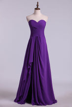 Load image into Gallery viewer, 2024 Sweetheart Neckline Chic Dress Pleated Bodice A Line Chiffon With Slit