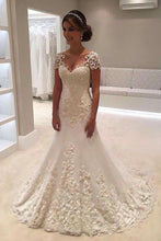 Load image into Gallery viewer, 2024 New Arrival Mermaid/Trumpet V-Neck Tulle Wedding Dresses With Applique Short Sleeves