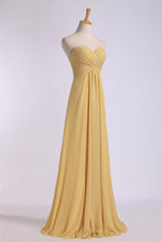 Load image into Gallery viewer, 2024 Bridesmaid Dresses Floor Length Sweetheart Sheath/Column Chiffon With Ruffle