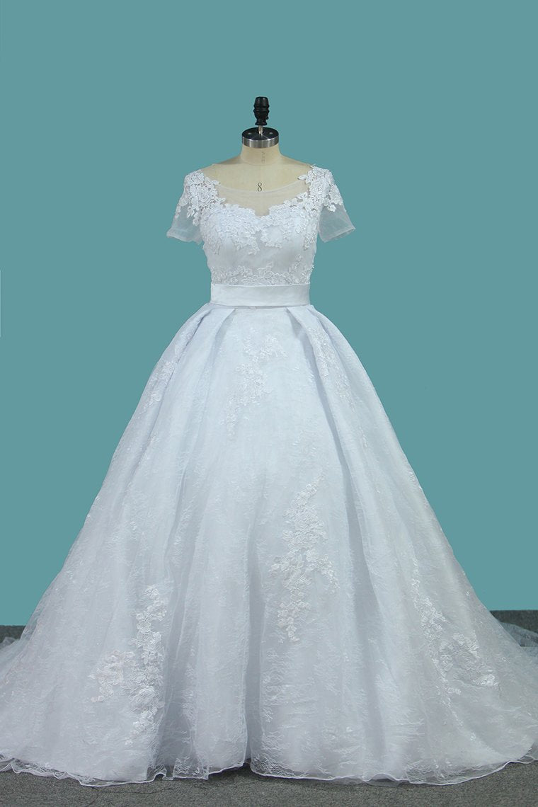 2024 Mermaid Tulle Scoop Short Sleeve Wedding Dresses With Applique And Sash Sweep Train