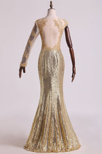 Load image into Gallery viewer, 2024 Scoop Mermaid Prom Dresses Sequins With Applique Floor Length Long Sleeves
