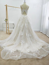 Load image into Gallery viewer, A Line Floral Appliques Beach Wedding Dresses Backless Tulle Boho Wedding Gowns RS947