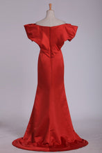Load image into Gallery viewer, 2024 Sheath Evening Dresses Off The Shoulde Satin Sweep Train