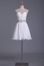 Load image into Gallery viewer, 2024 Homecoming Dresses Sweetheart Chiffon With Ruffles And Beads Short/Mini