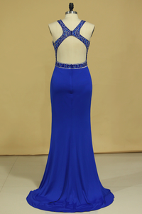 2024 Dark Royal Blue Open Back Prom Dresses Scoop Spandex With Beading And Slit Sweep Train