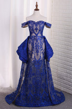 Load image into Gallery viewer, 2024 Luxurious Lace Off The Shoulder Mermaid Prom Dresses Sweep Train